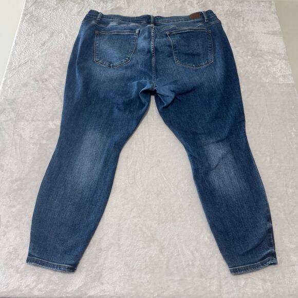 Judy Blue Women's Skinny Fit Denim Jeans‎ 24W Medium Wash Y2K Casual - Picture 2 of 10